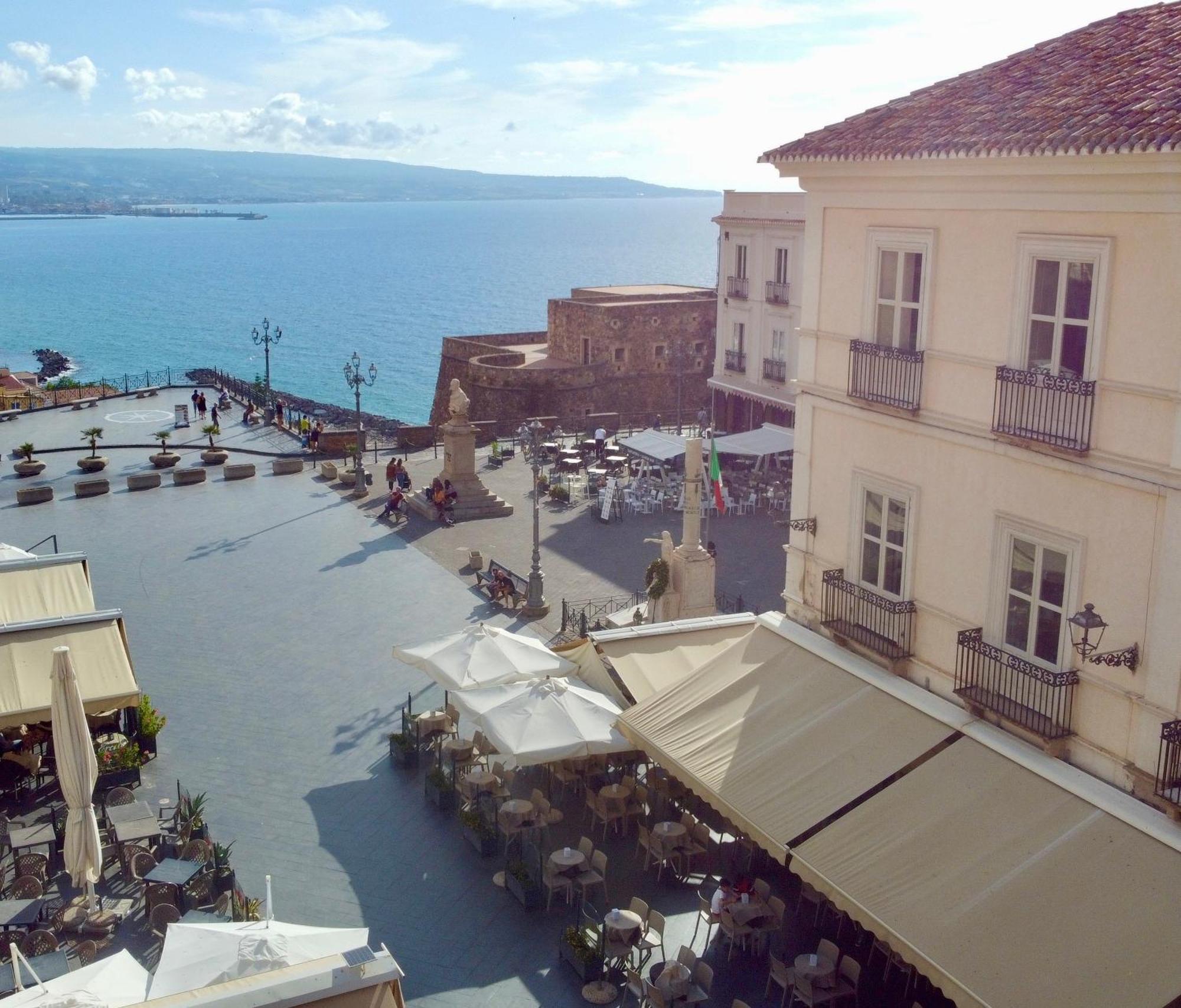 Hotel Della Piazza 皮佐 外观 照片