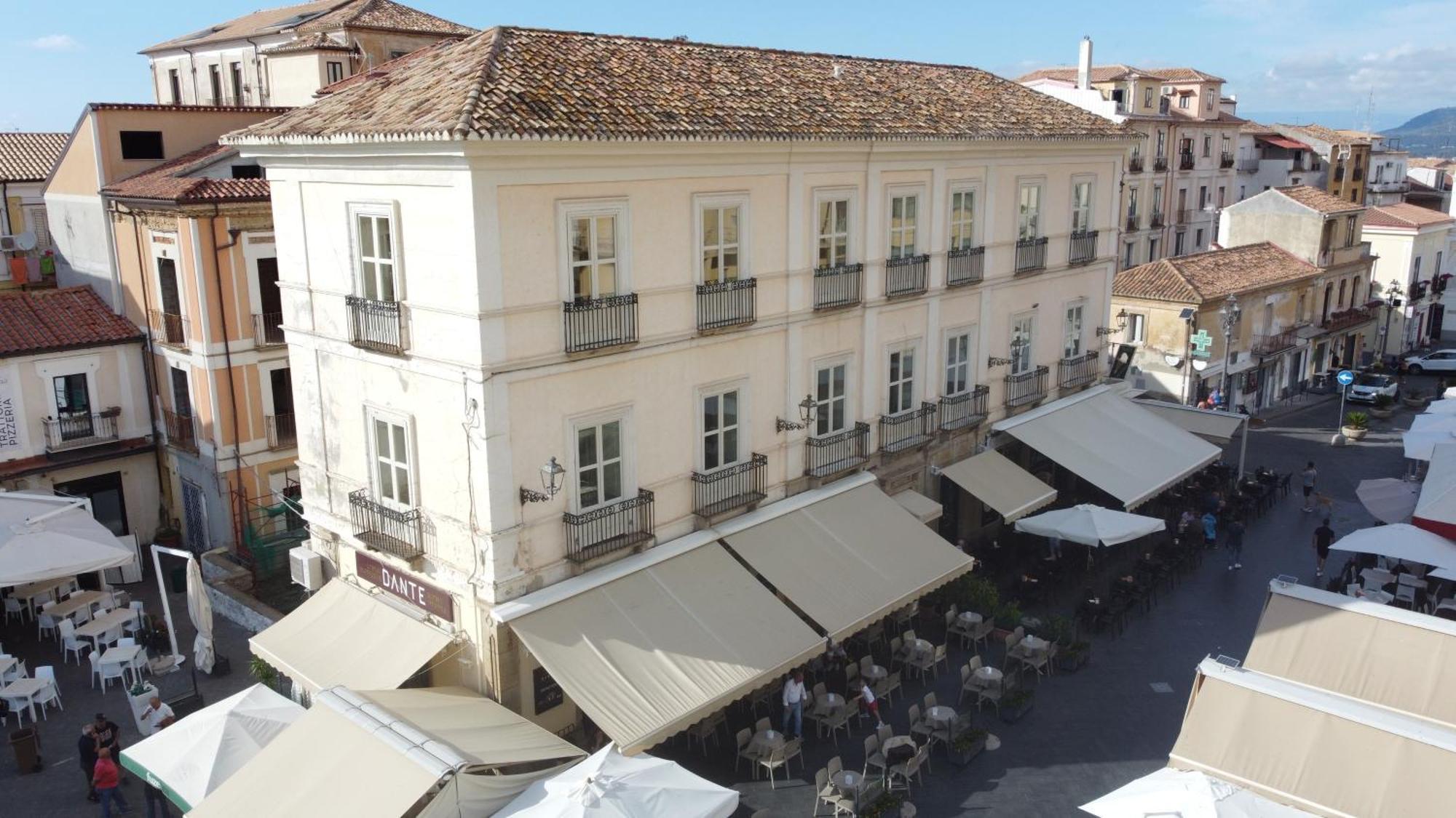 Hotel Della Piazza 皮佐 外观 照片