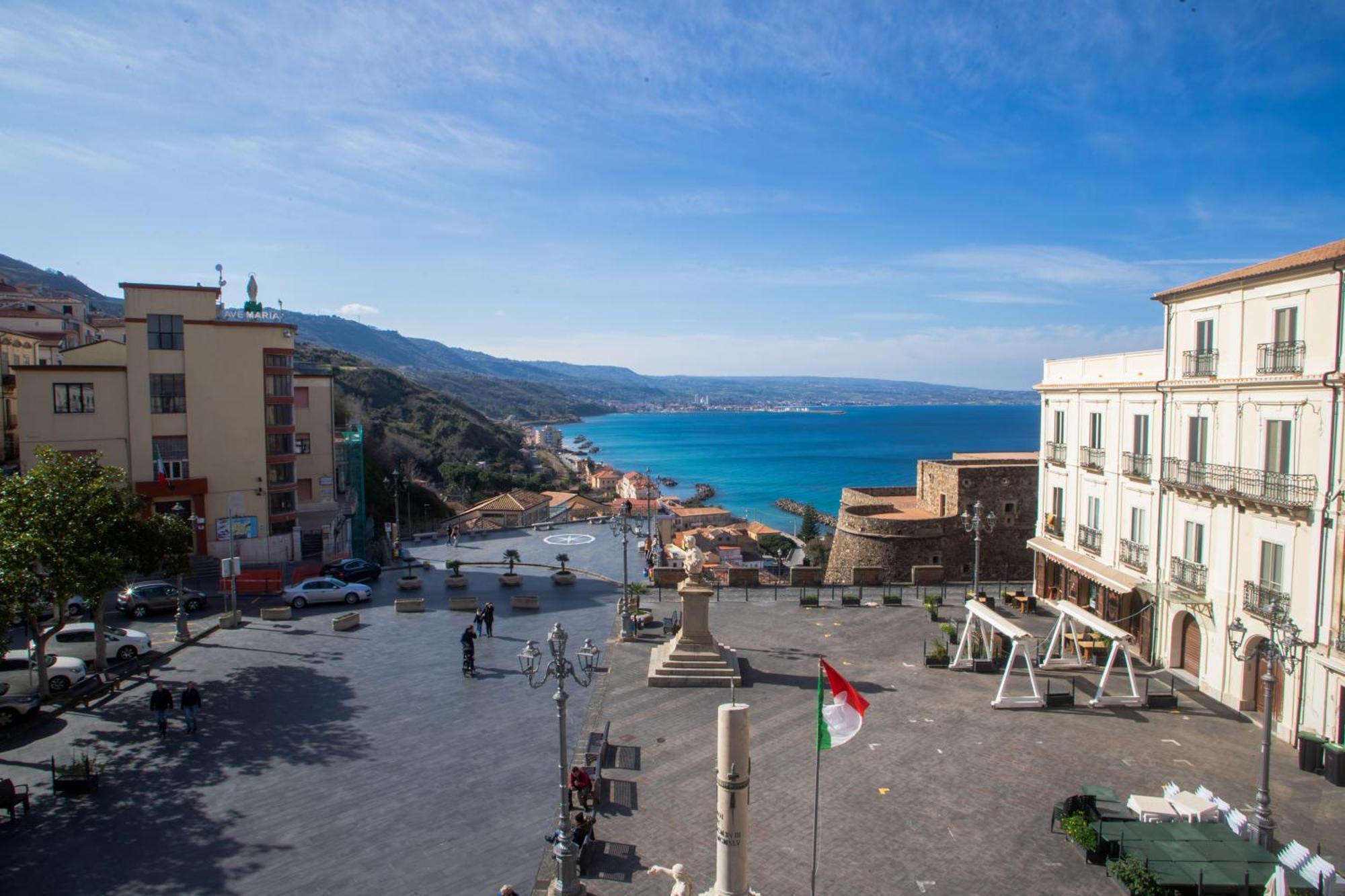 Hotel Della Piazza 皮佐 外观 照片