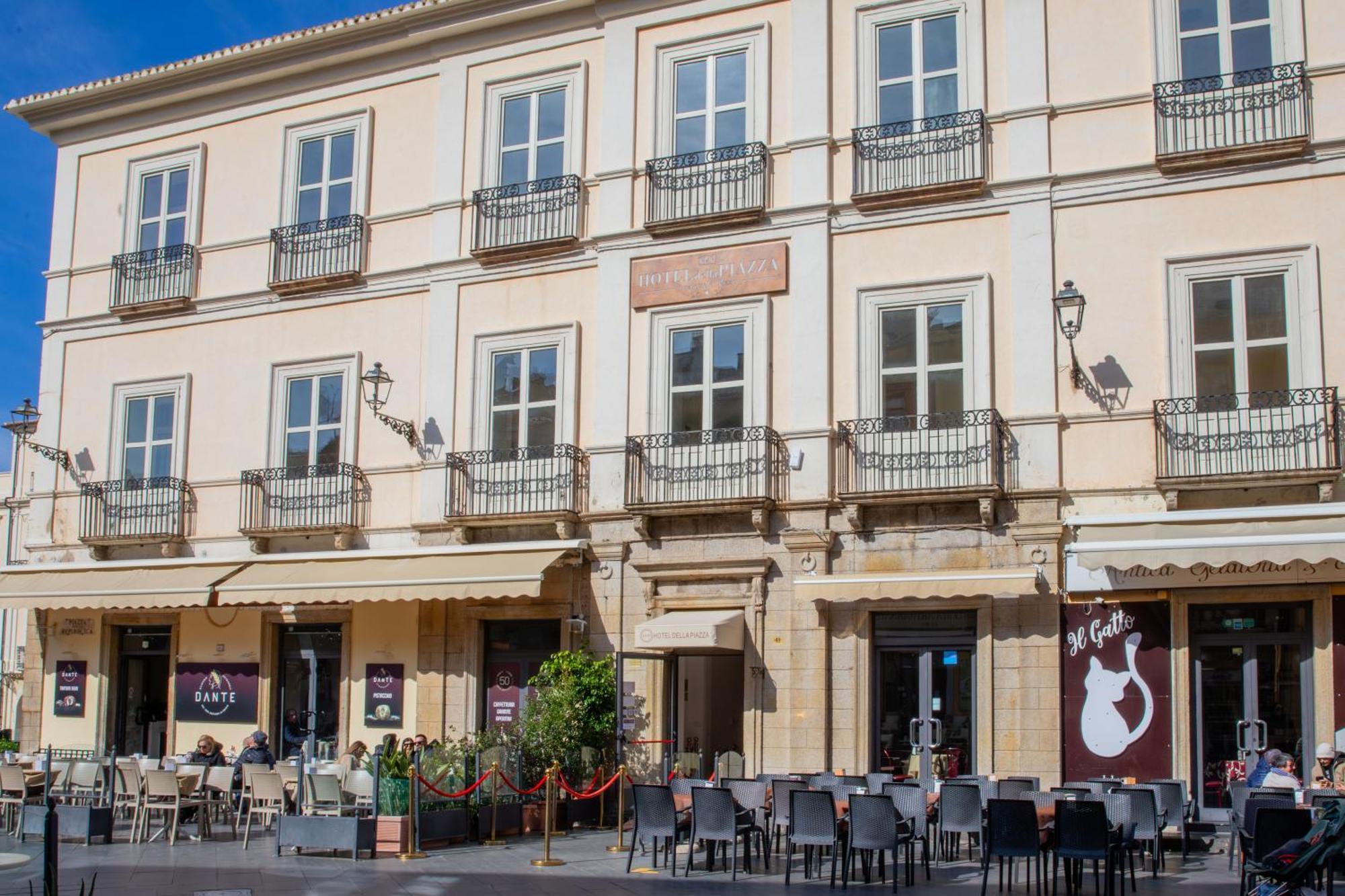 Hotel Della Piazza 皮佐 外观 照片