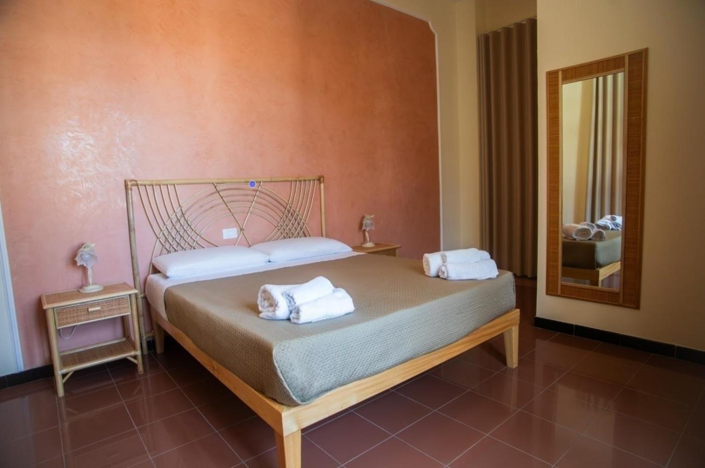 Hotel Della Piazza 皮佐 外观 照片